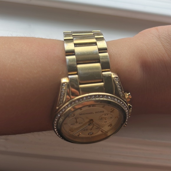 Gold Michael Kors Watch with studs - Picture 3 of 10